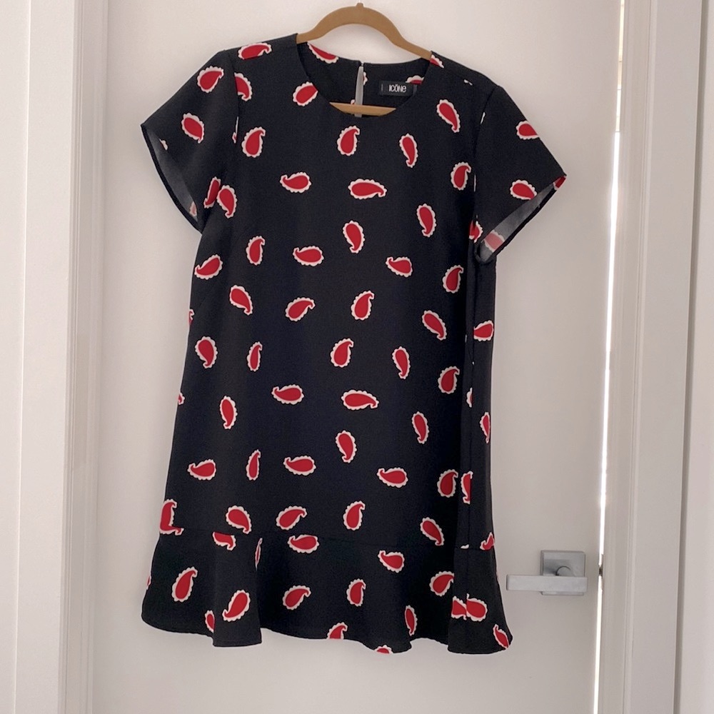 Icône by Simons Black Red Paisley Mini Dress – Flowy Shift with Ruffle Hem, L